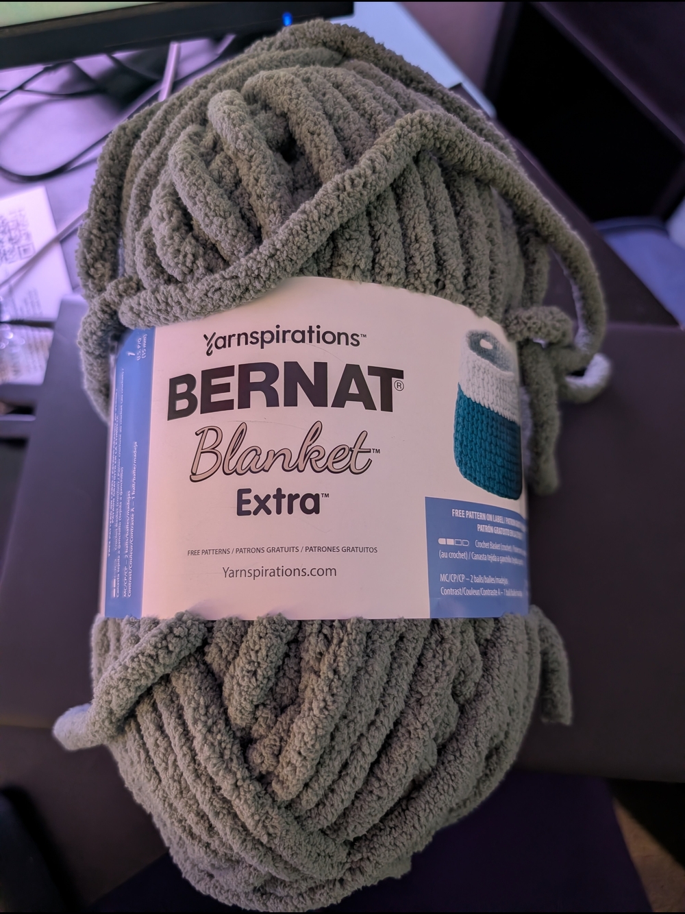 Yarnspirations Bernat Blanket Extra Yarn-Smoky Green 10.5 oz 300g NEW